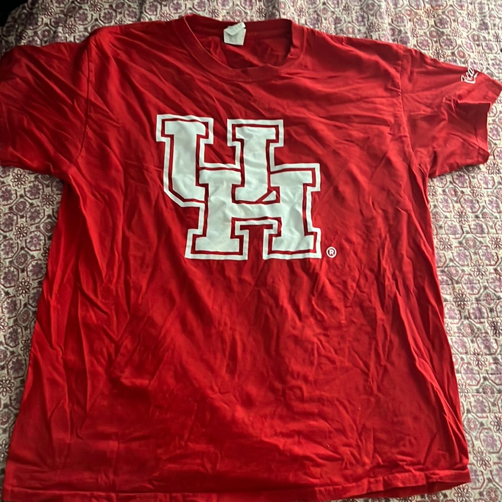 UNIVERSITY OF HOUSTON UH TSHIRT